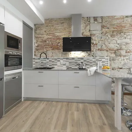 Apartment Bravissimo Rambla Eiffel Bridge 2