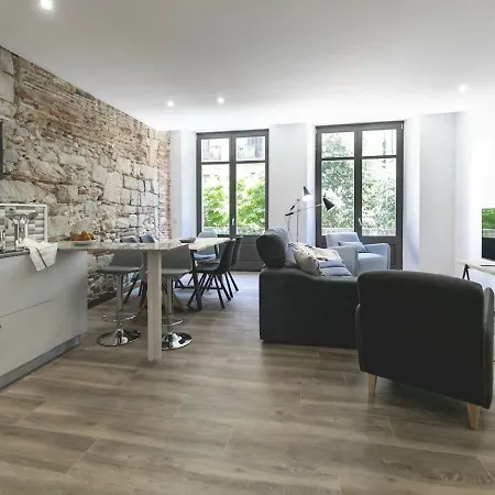 Apartment Bravissimo Rambla Eiffel Bridge 2 *